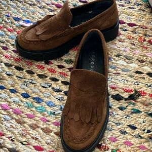 Brand new tan leather shoes